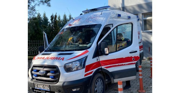 Dünyaya gözlerini ambulansta açtı