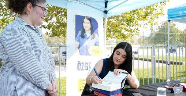 Kitap Fuarı'nda genç yazarlara yoğun ilgi
