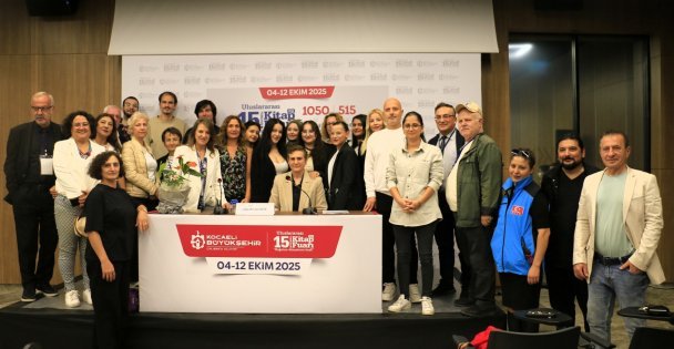 Kocaeli Kitap Fuarı'nda yazarlar geçidi devam ediyor