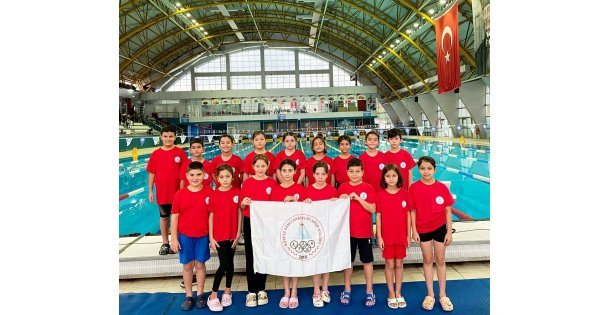 Körfezli yüzücüler Sakarya'da şampiyon oldu